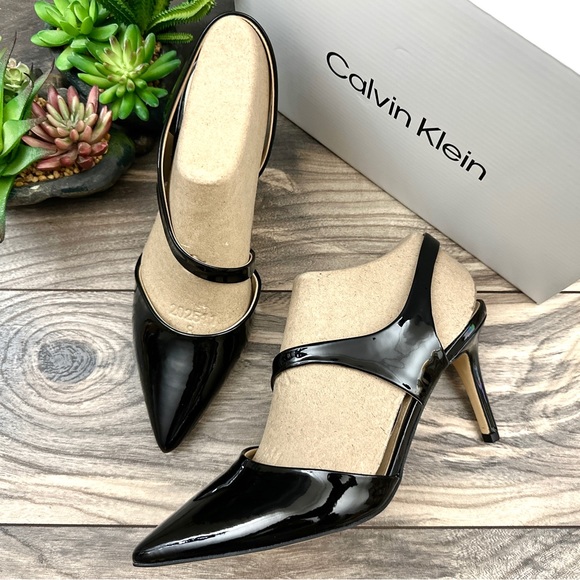 NIB Calvin Klein Geena2 Asymmetrical Strap Slip On Black Patent Pump Heels 8M - Picture 1 of 12
